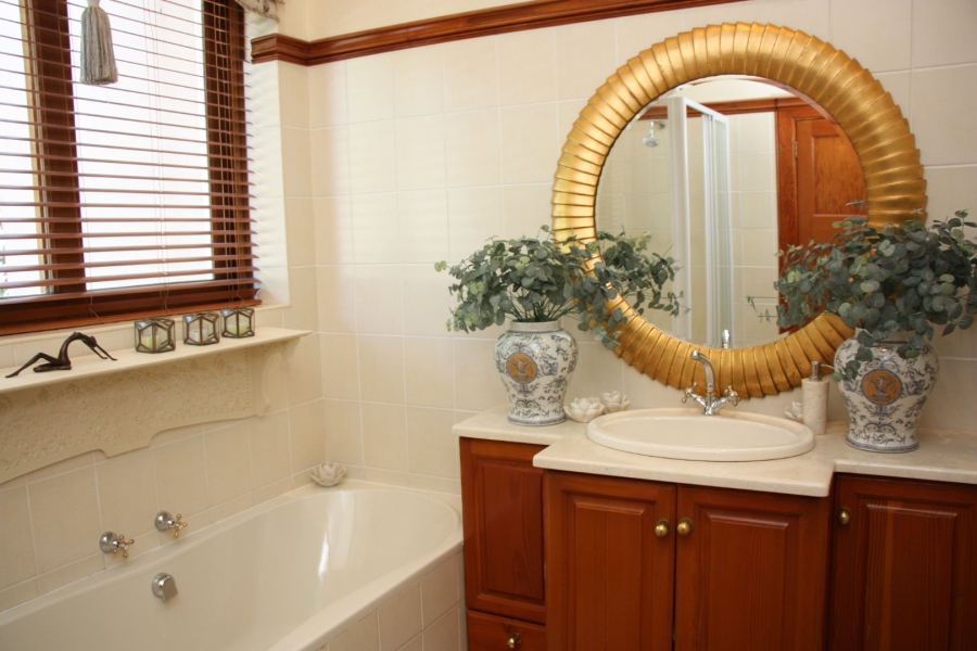 5 Bedroom Property for Sale in Waverley Free State